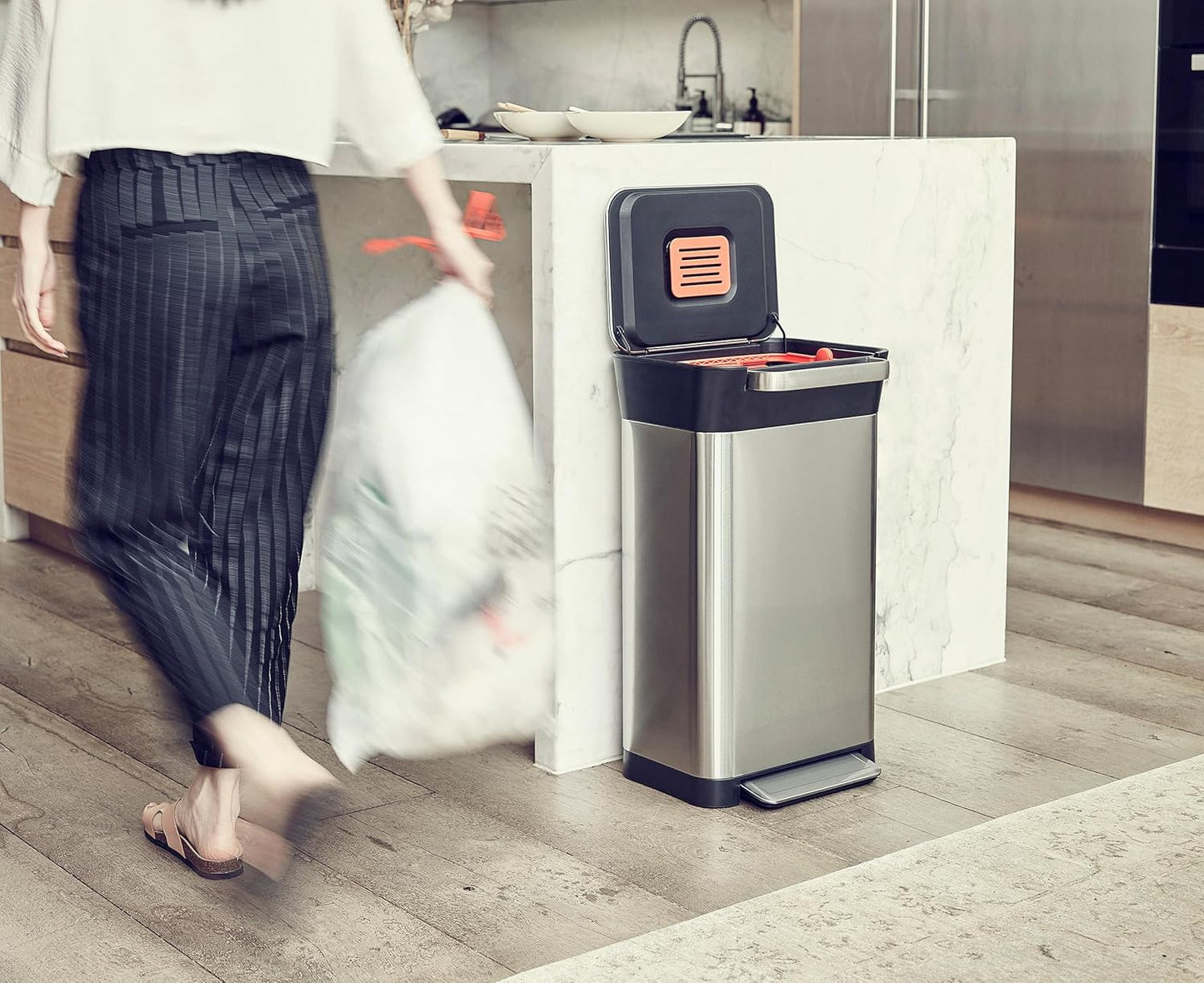 🗑️ The Titan Compactor | 30L Trash Can That Holds 90L of Waste